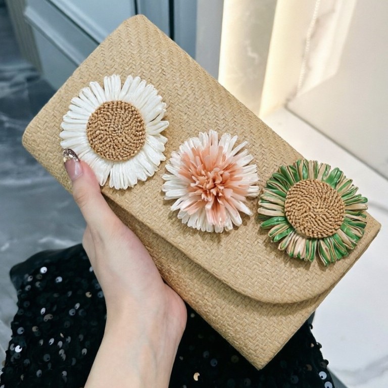 Women Bags In Trend - Summer new trend sweet fashion straw