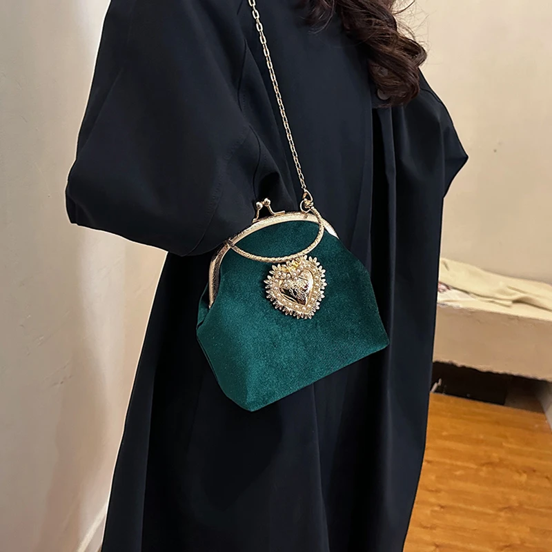 Chains Velvet Frame Heart Dinn - đánh giá và giá Women Bags In Sale